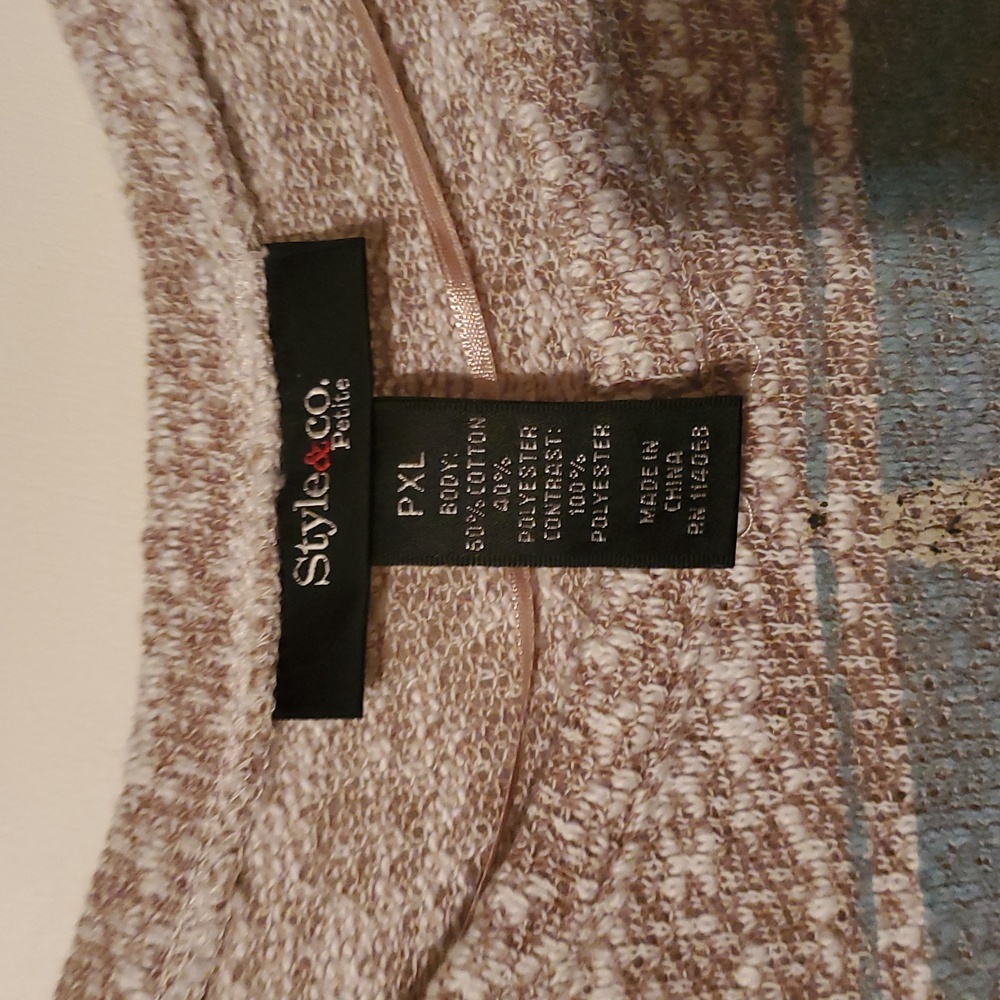 Style& Co Petite Women's Light Brown/cream Top with Graphic Design Sz.PXl - Picture 10 of 10